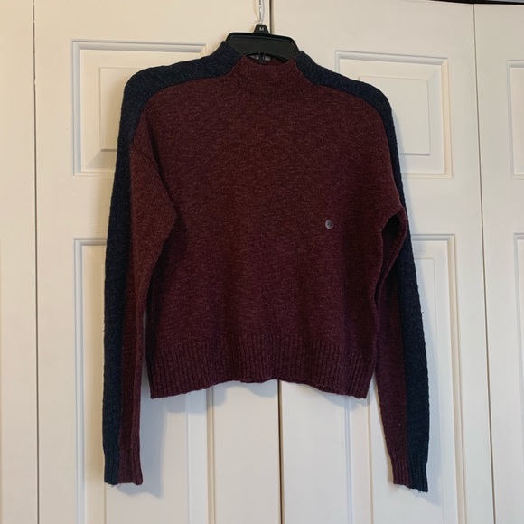 American Eagle Outfitters Sweaters - NWT american eagle burgundy navy cropped sweater